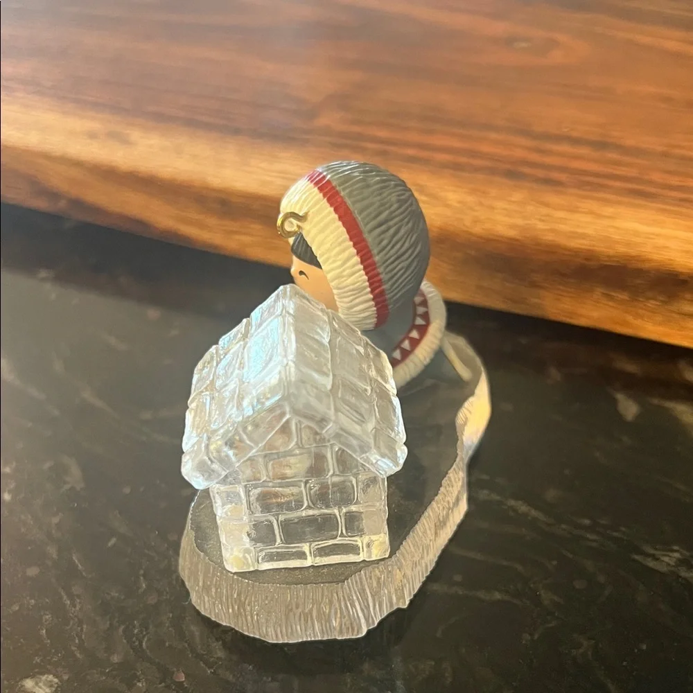 Hallmark Holiday Ornament 1993 Frosty Friends #14 Doghouse